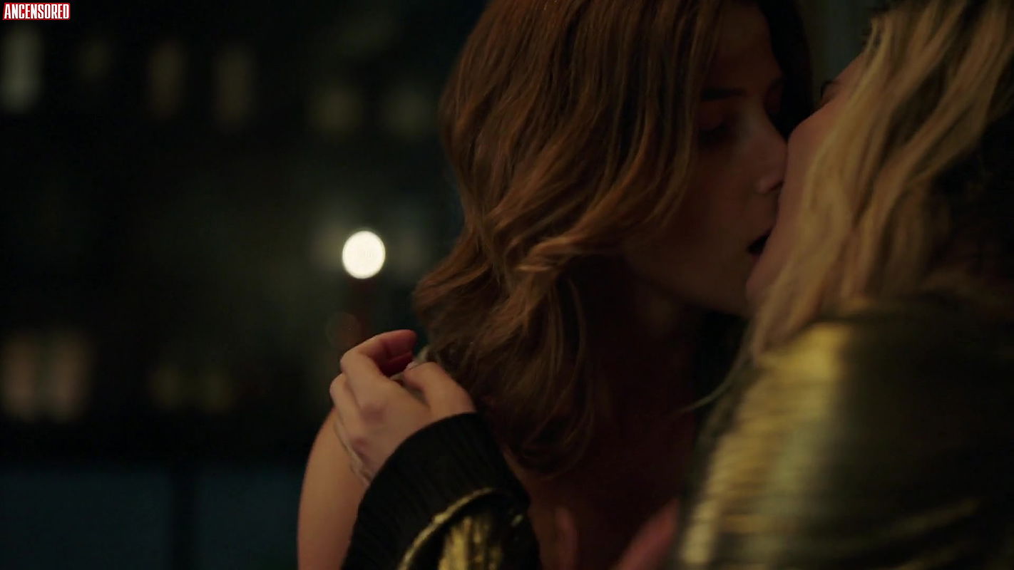 Cobie Smulders – stumptown