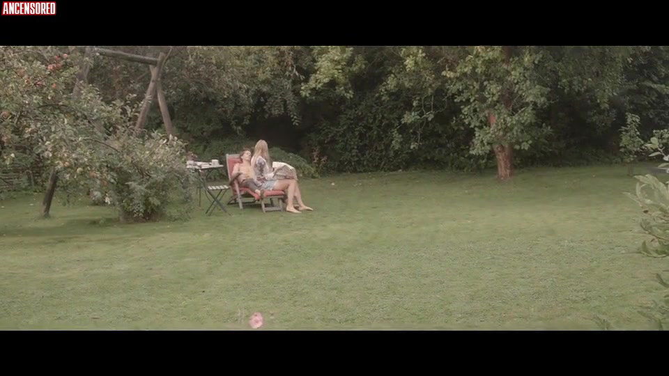 coco hjardemaal – spidse albuer blodende knae