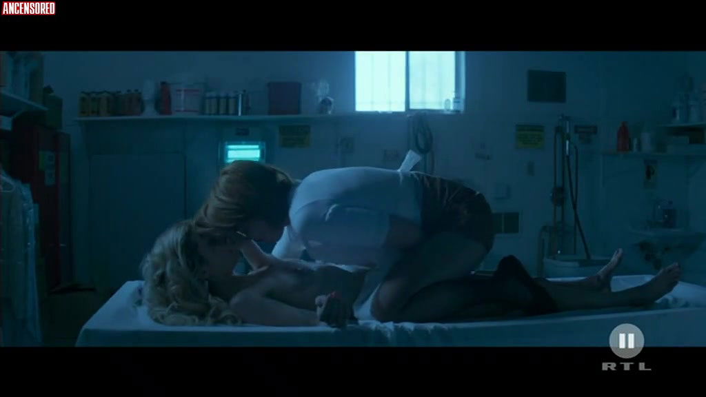 cody renee cameron – The Neon Demon