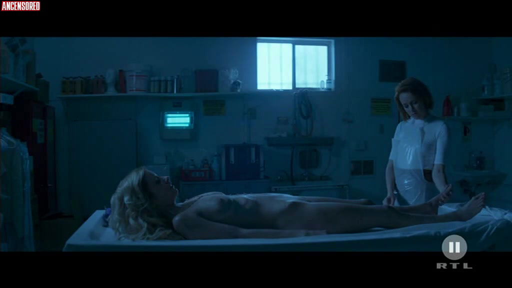 cody renee cameron – The Neon Demon