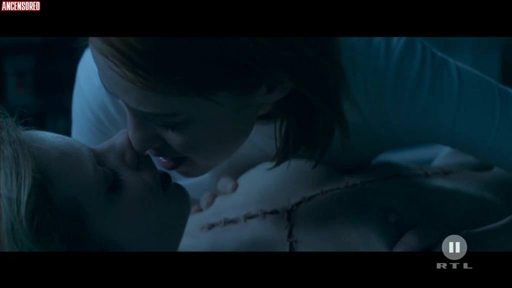 cody renee cameron – The Neon Demon