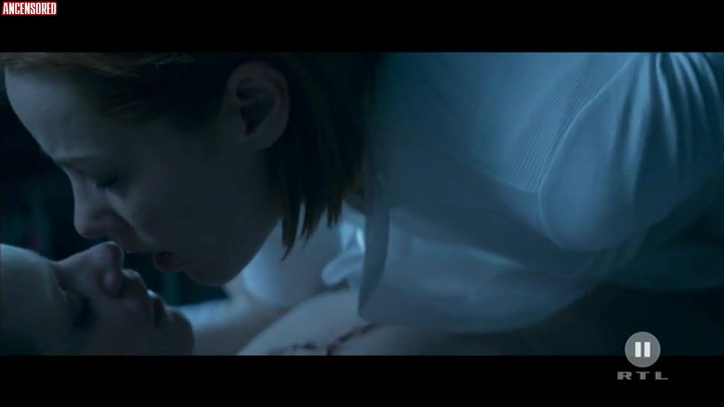 cody renee cameron – The Neon Demon