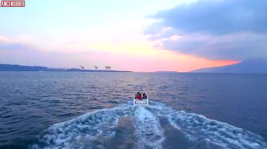 coleen garcia – extra service