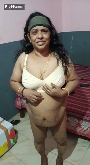 Desi Aunty Changing Cloths