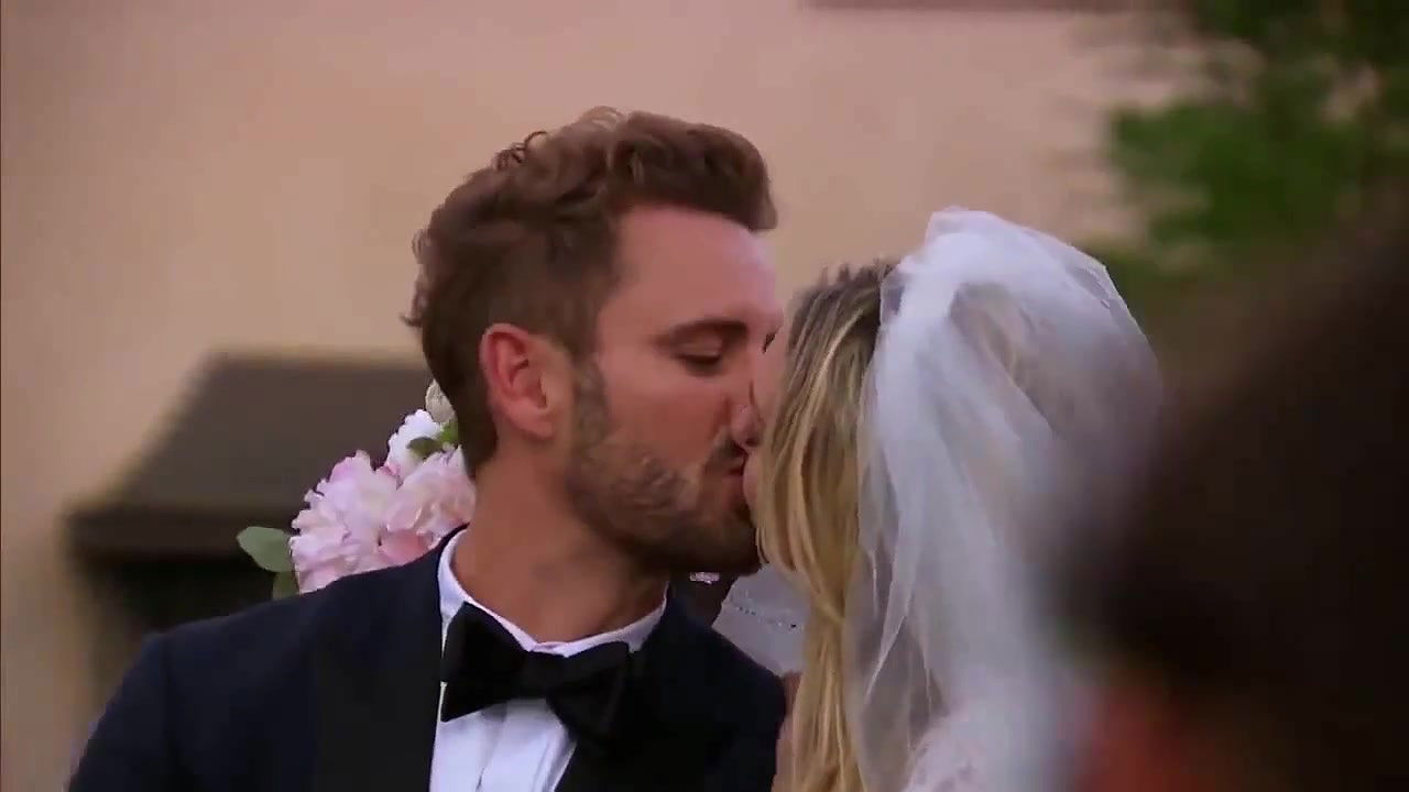 corinne olympios – The Bachelor