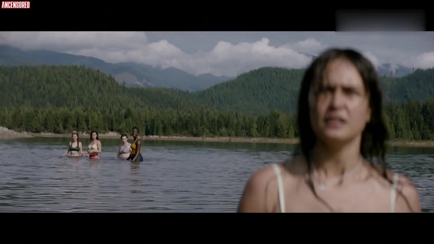 Courtney Eaton – yellowjackets