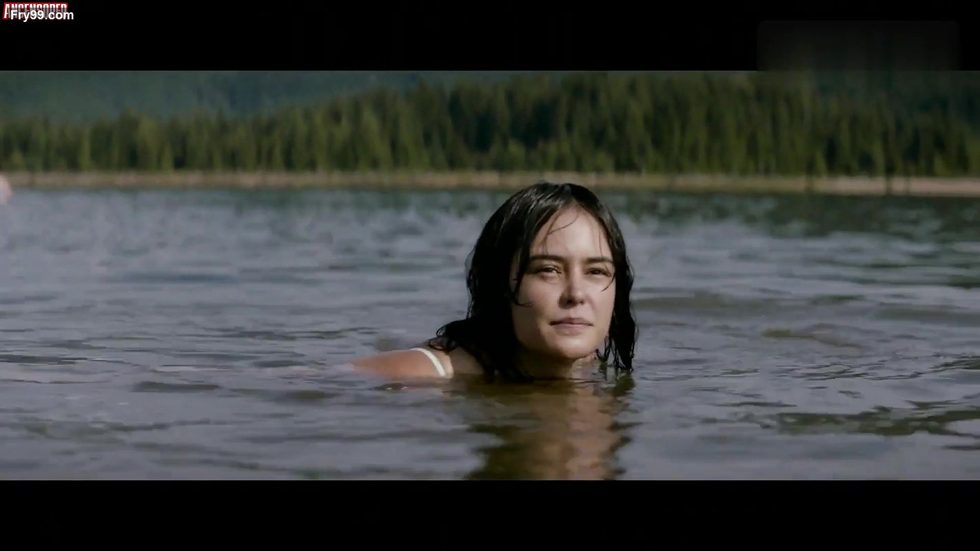 Courtney Eaton – yellowjackets