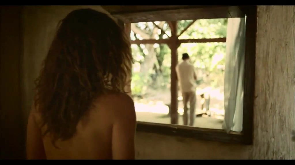 Cristina Lago – descalc sobre la terra vermella