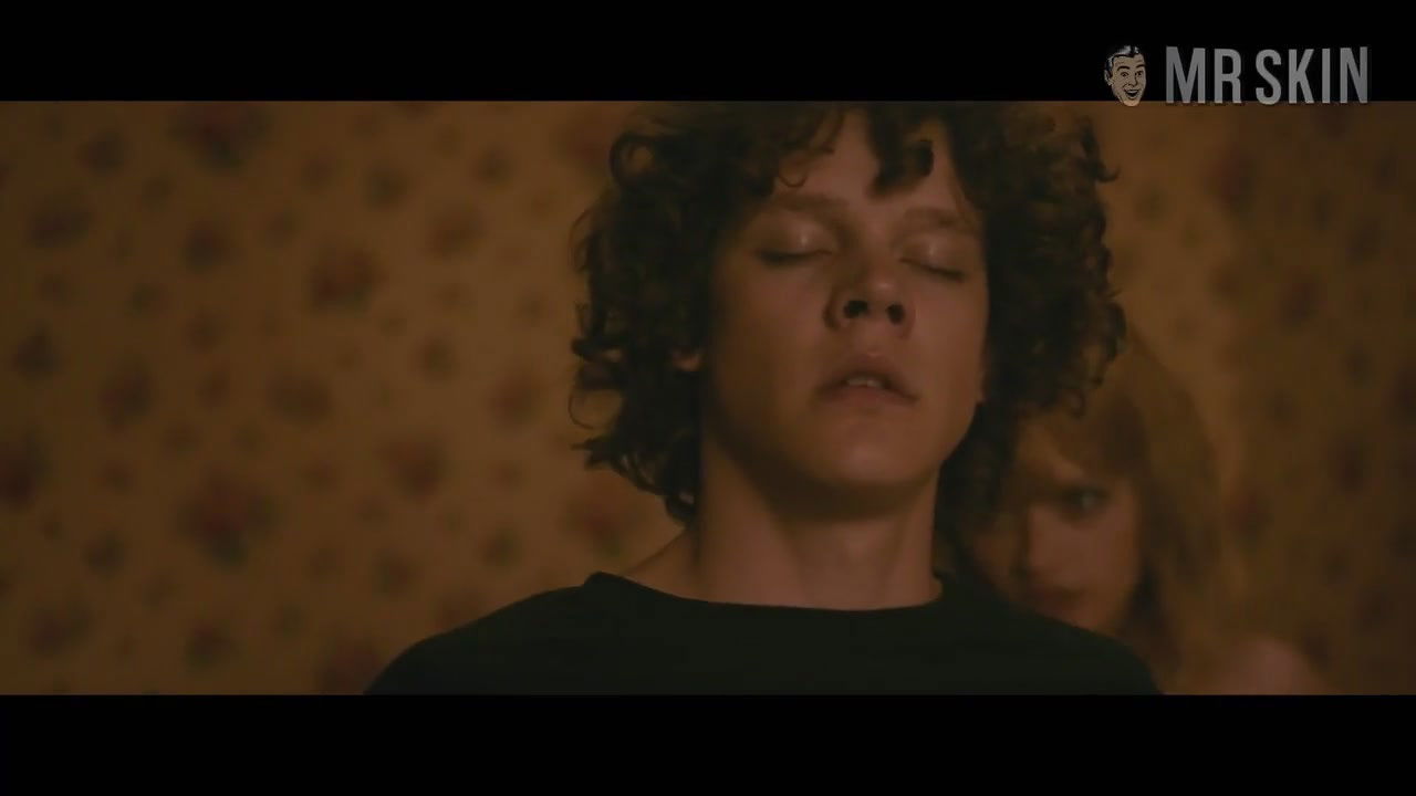 daisy broom – bang gang a modern love story