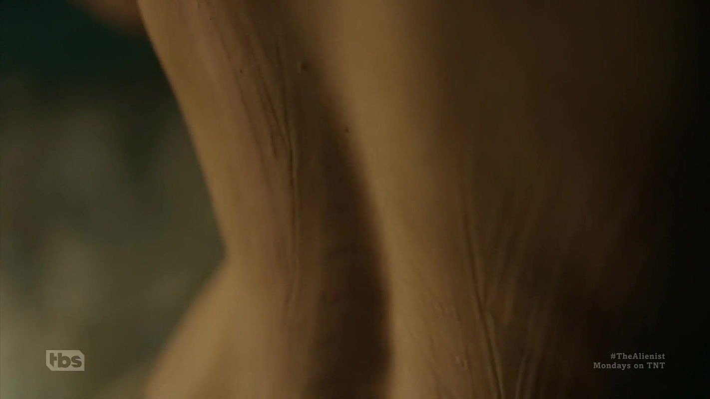 Dakota Fanning – the alienist