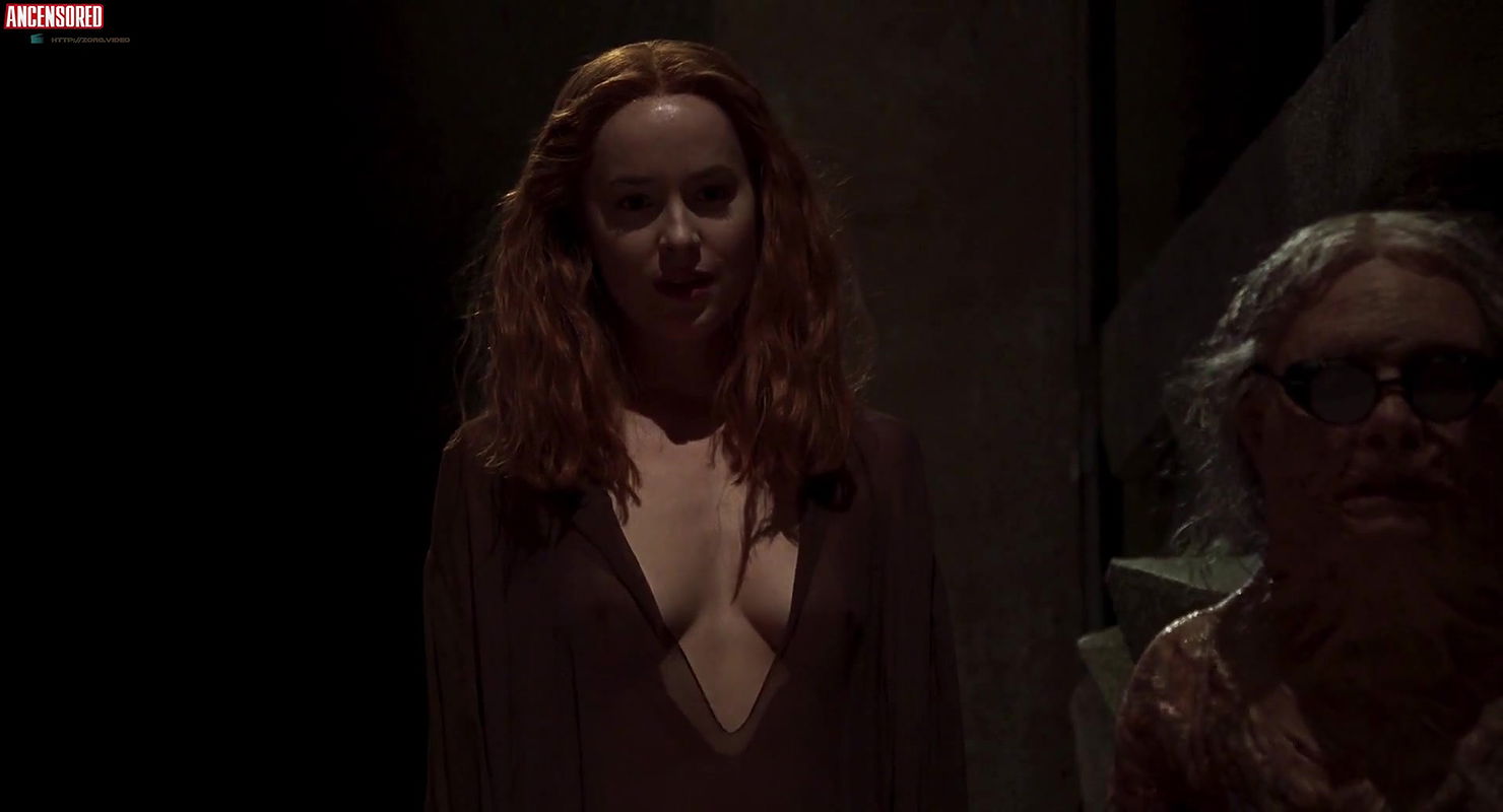 Dakota Johnson – suspiria