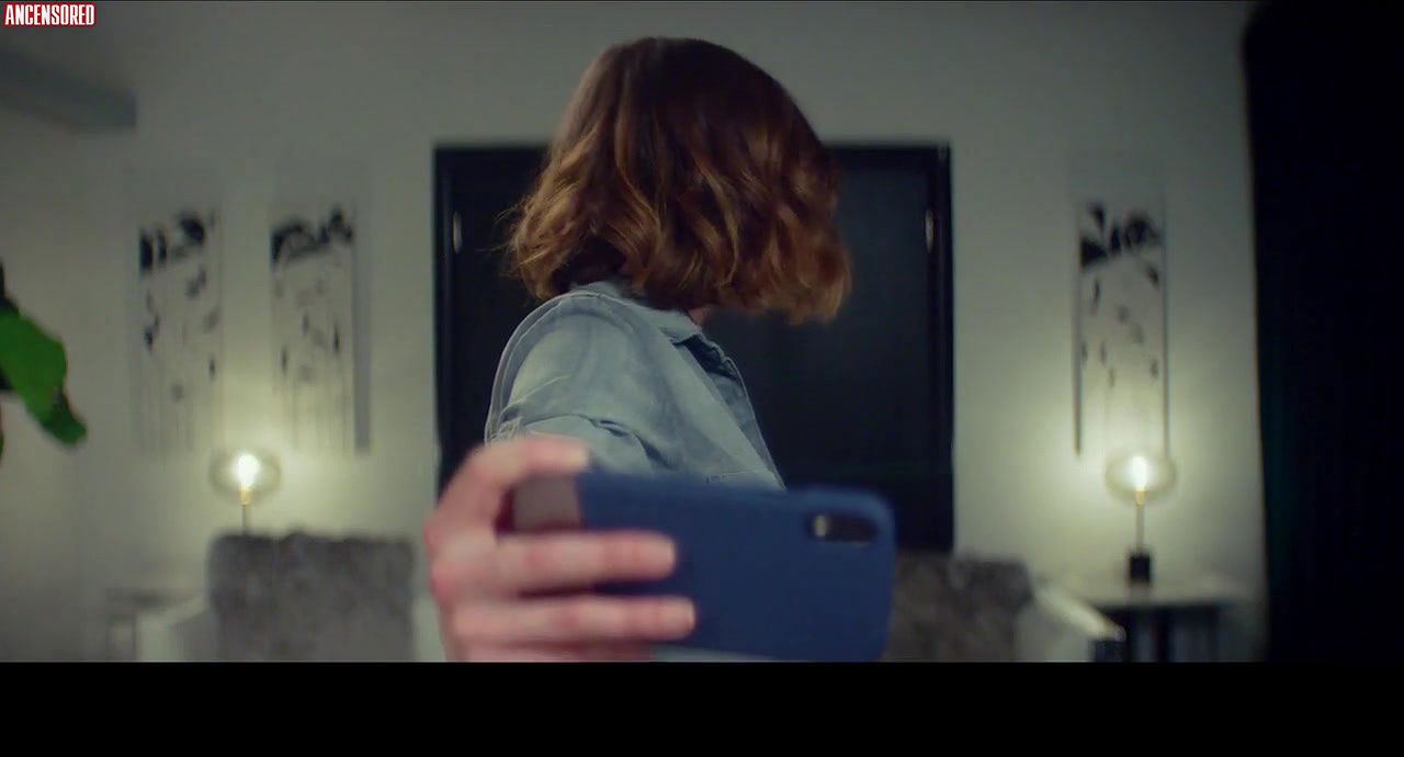 Dakota Johnson – the nowhere inn