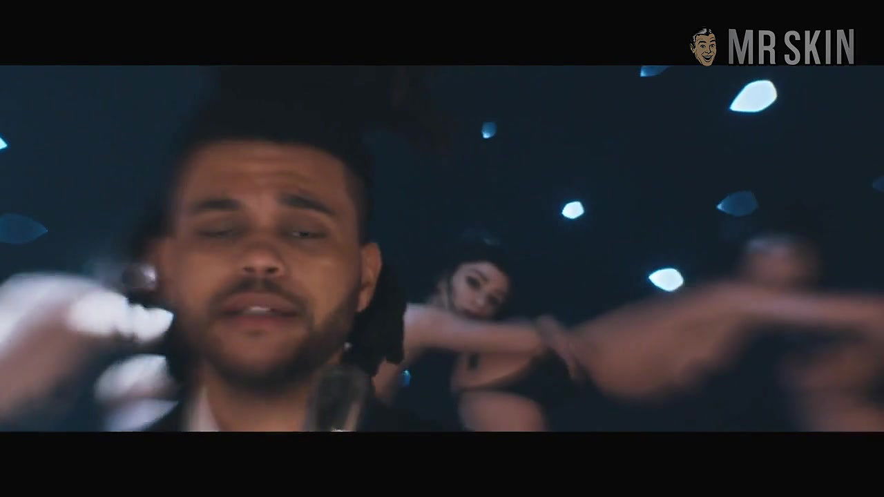 Dakota Johnson – the weeknd earned it