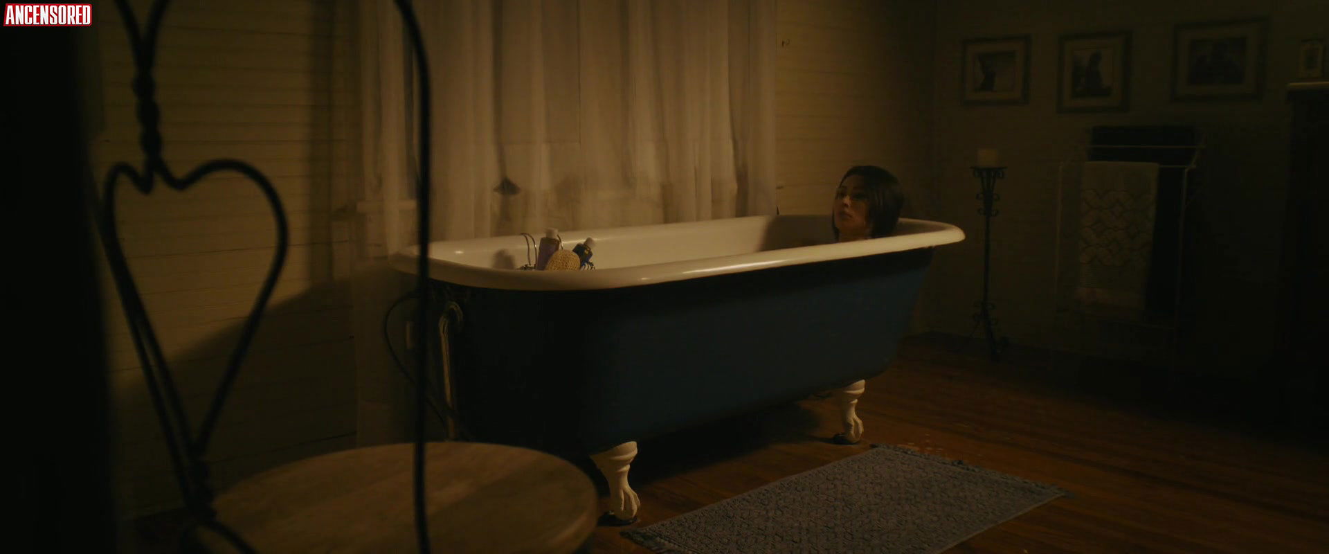 Daniela Pineda – mercy black