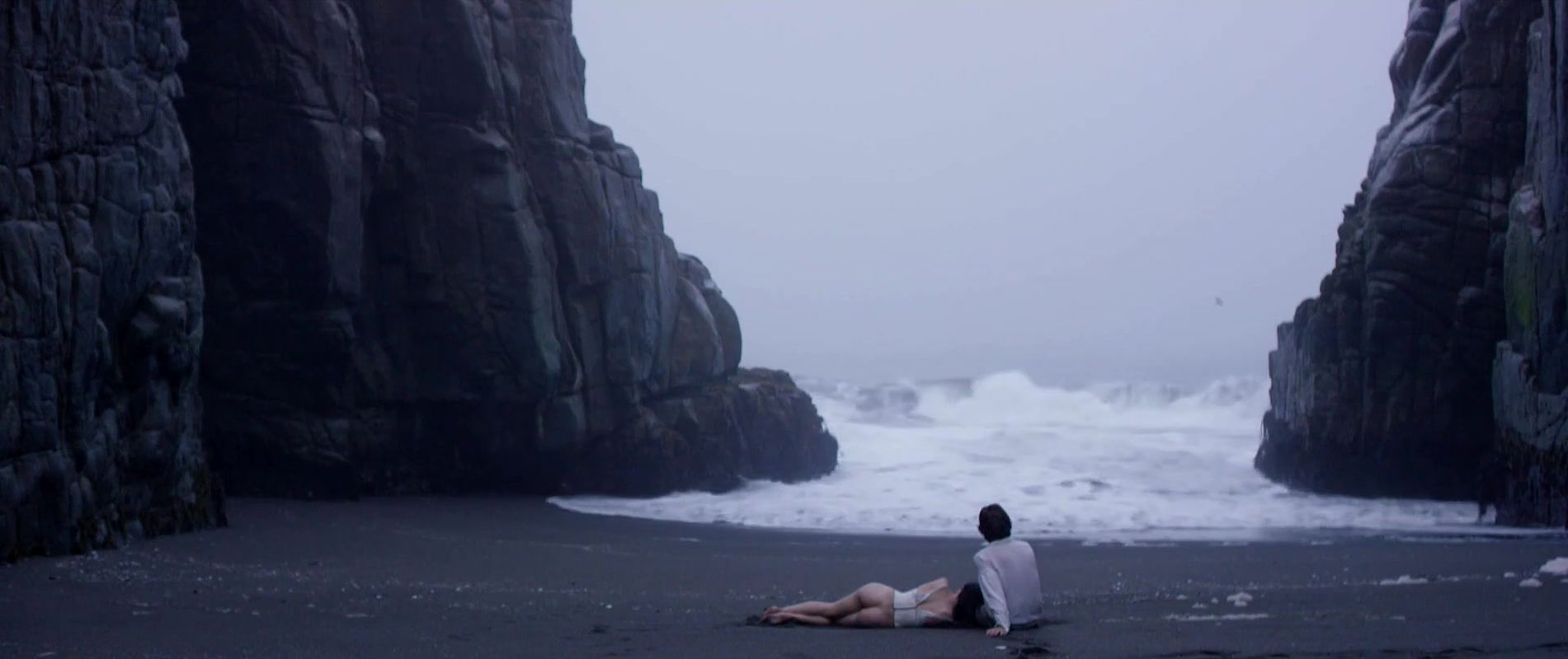 Daniela Ramirez – ausencia absence