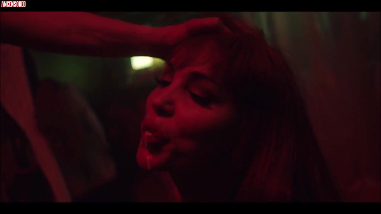 daniela santiago – veneno