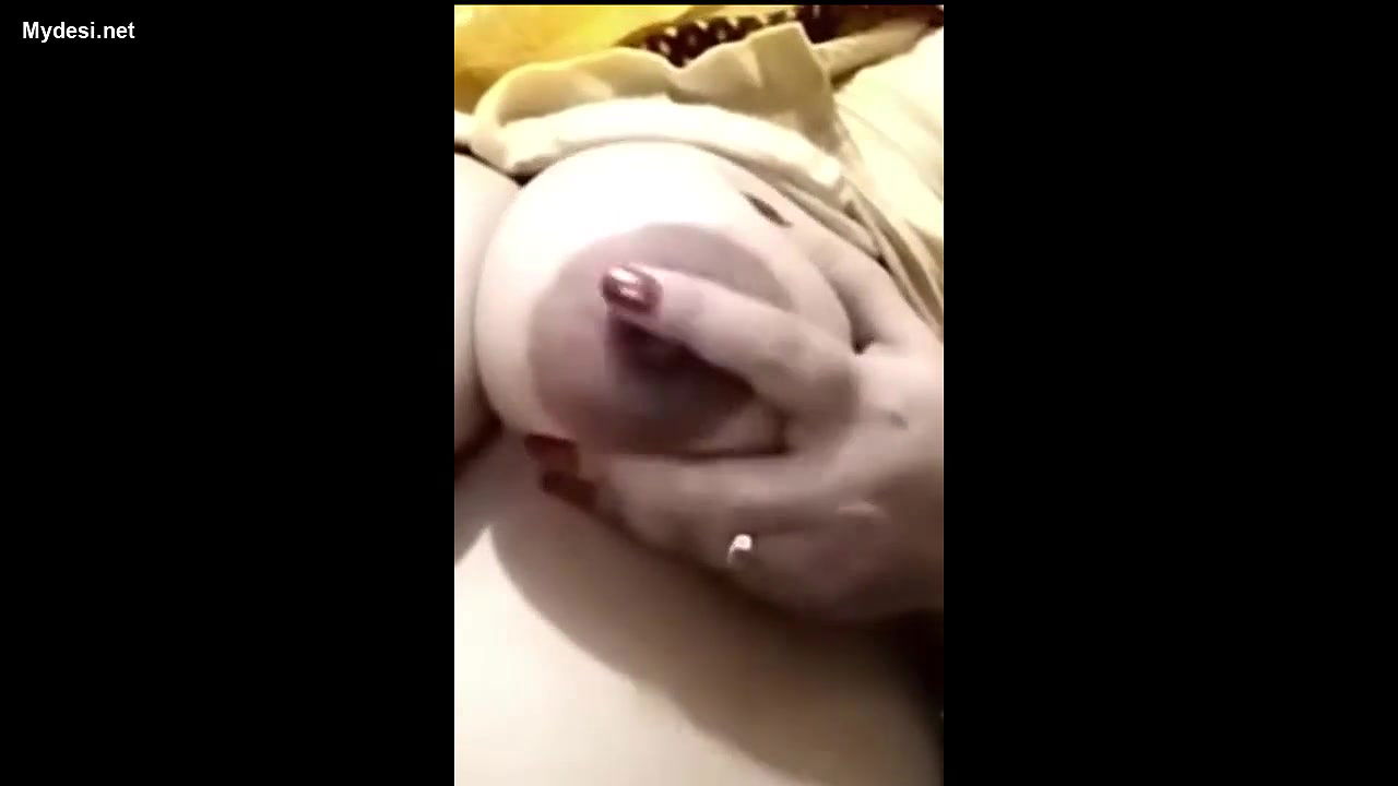 sexy bhabhi in sari fingering Julie