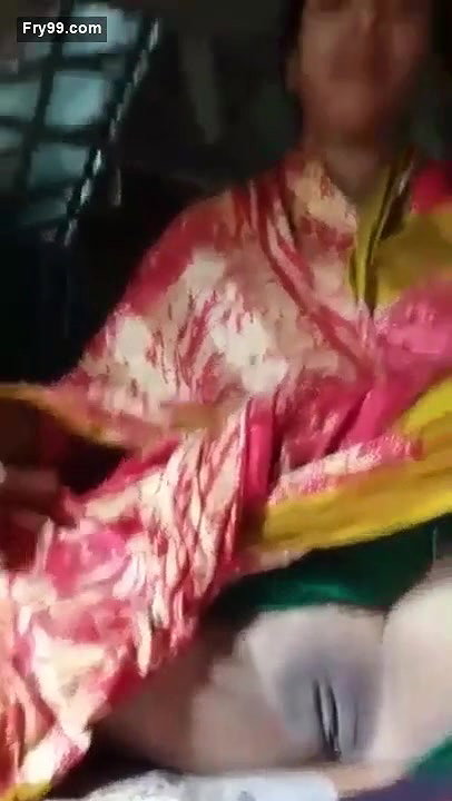 Desi Married Girl Showing Boobs and Pussy