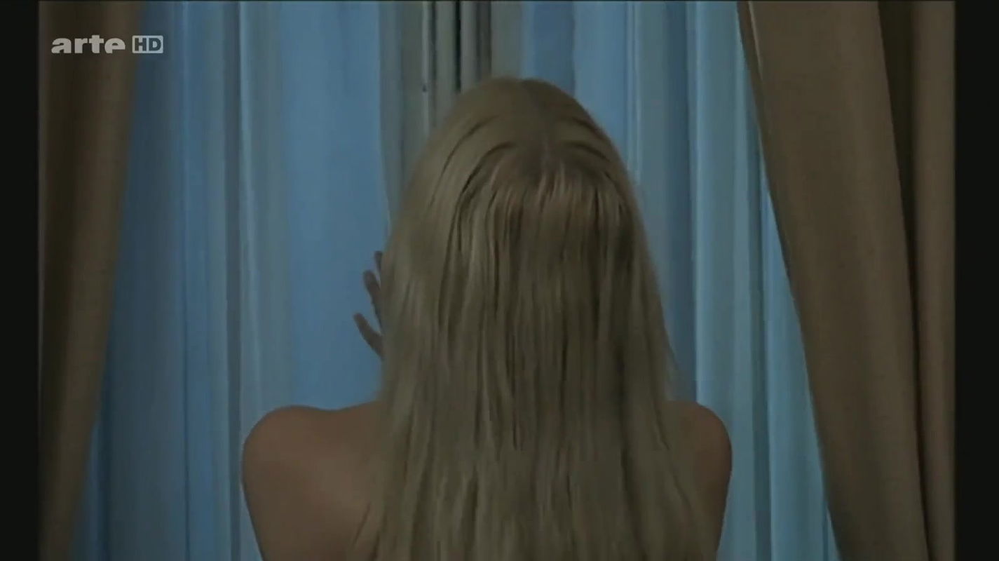 Danielle Ouimet – les levres rouges