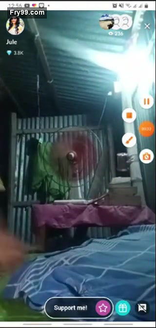 Desi Hot Girl Showing Boobs and Pussy