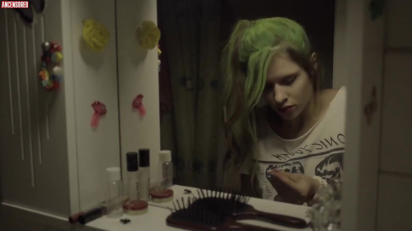 daphne patakia – akryliko