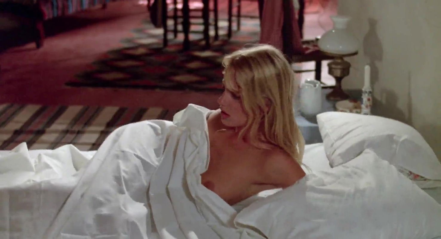 Daryl Hannah – Summer Lovers