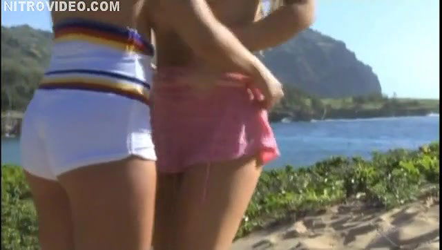 Davinia Taylor – Cleavagefield