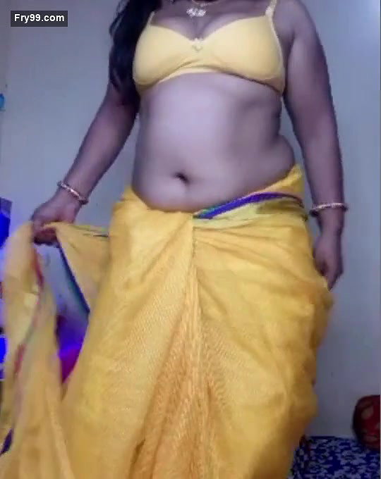 Sexy Geeta Bhabhi Fingering Pussy