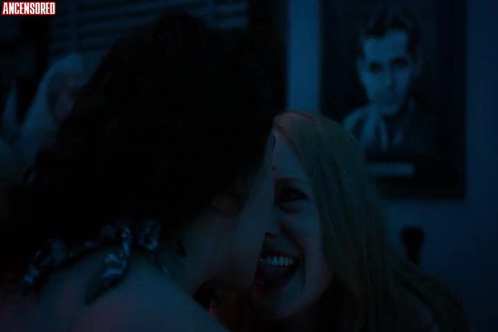 Deborah Ann Woll – Daredevil