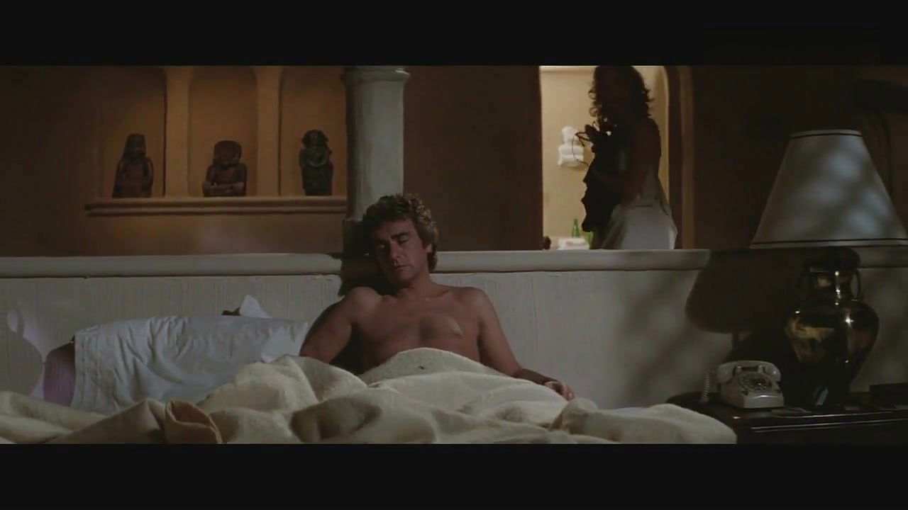 Dee Wallace Stone – 10