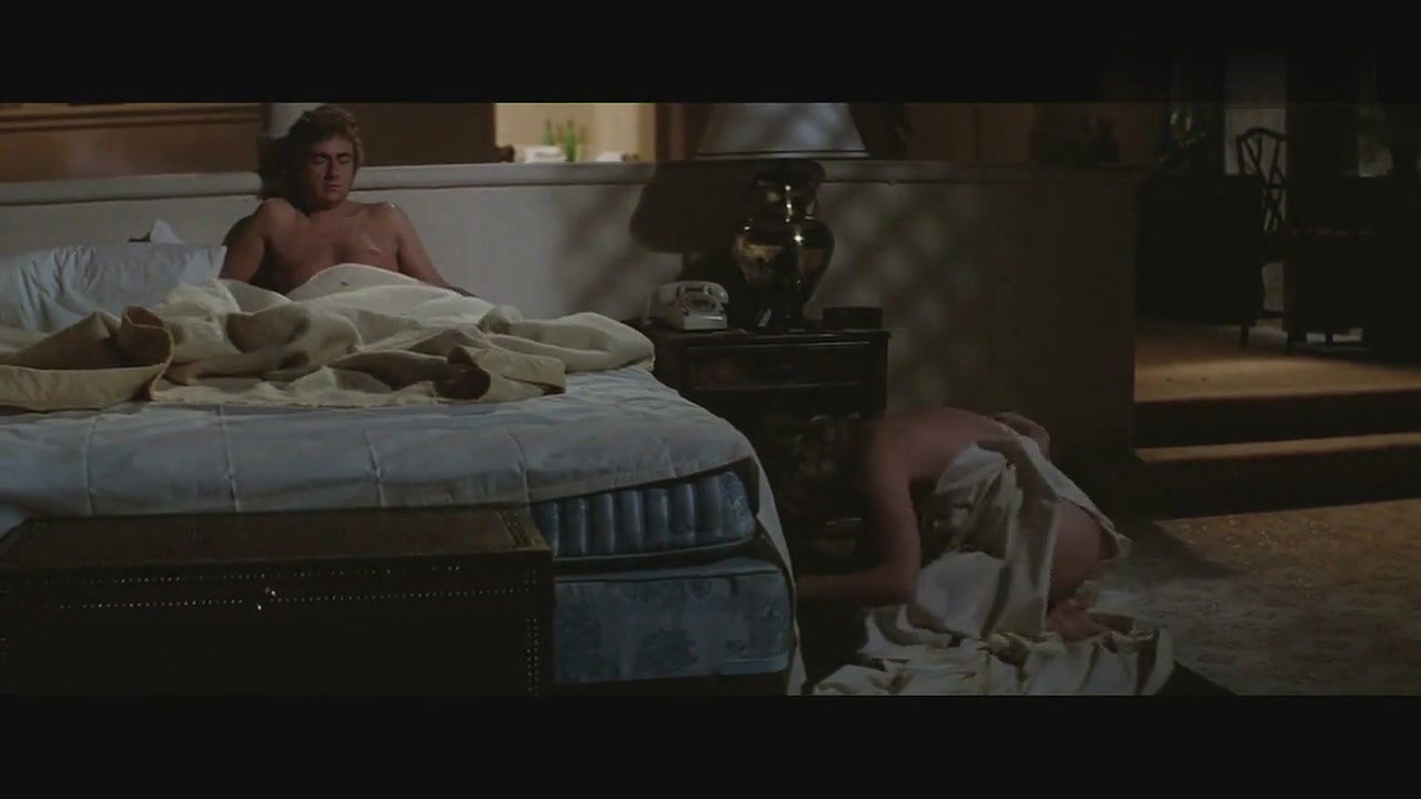 Dee Wallace Stone – 10