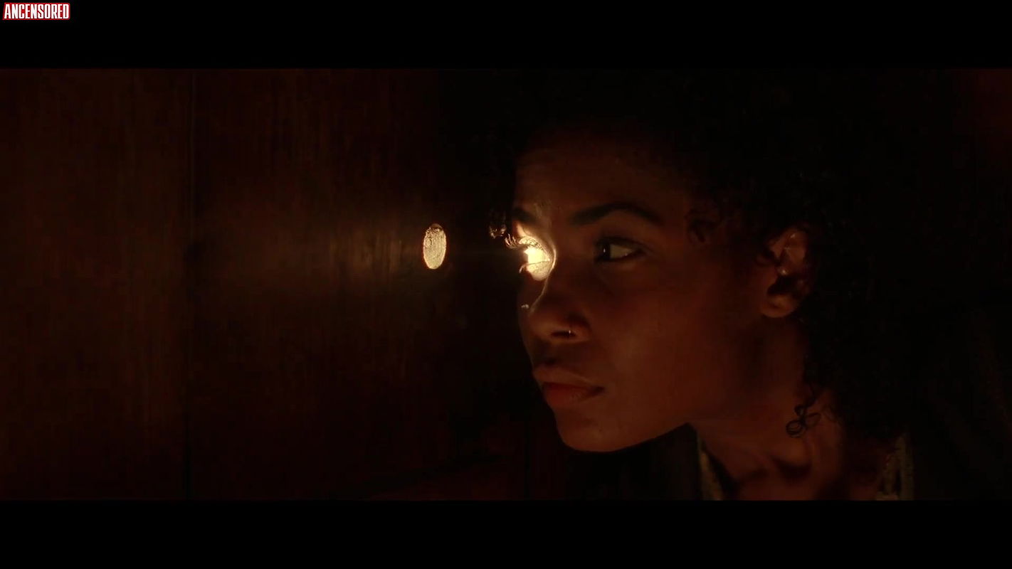 Demi Moore – The Scarlet Letter