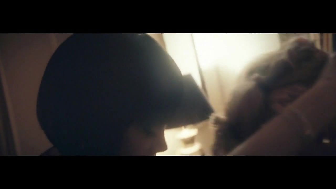 Denise Richards – a girl is a gun