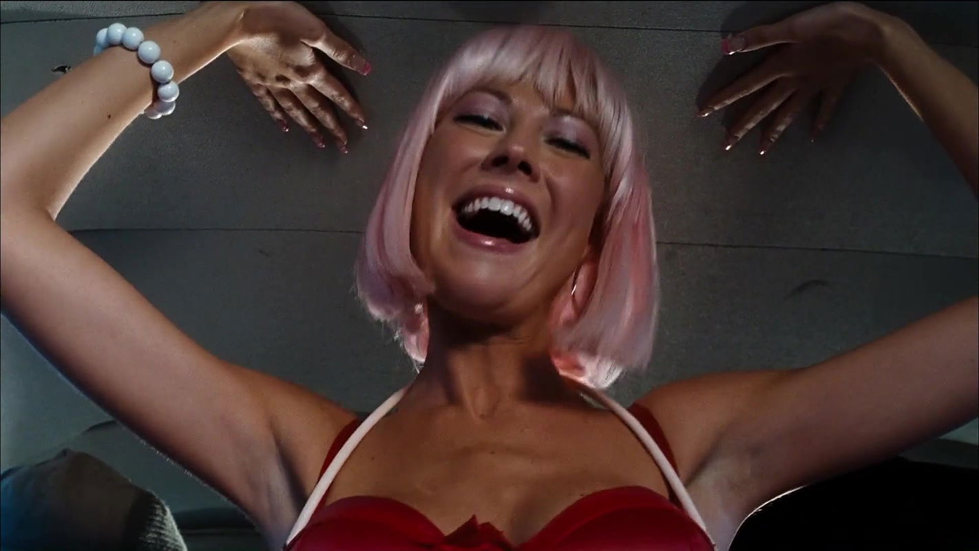 Desi Lydic – Stan Helsing