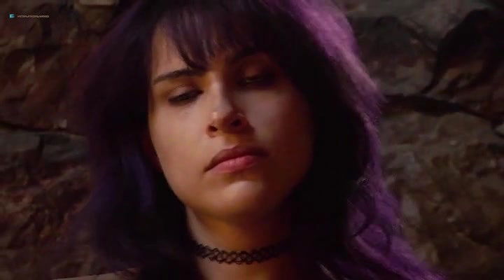 desiree akhavan – creep 2