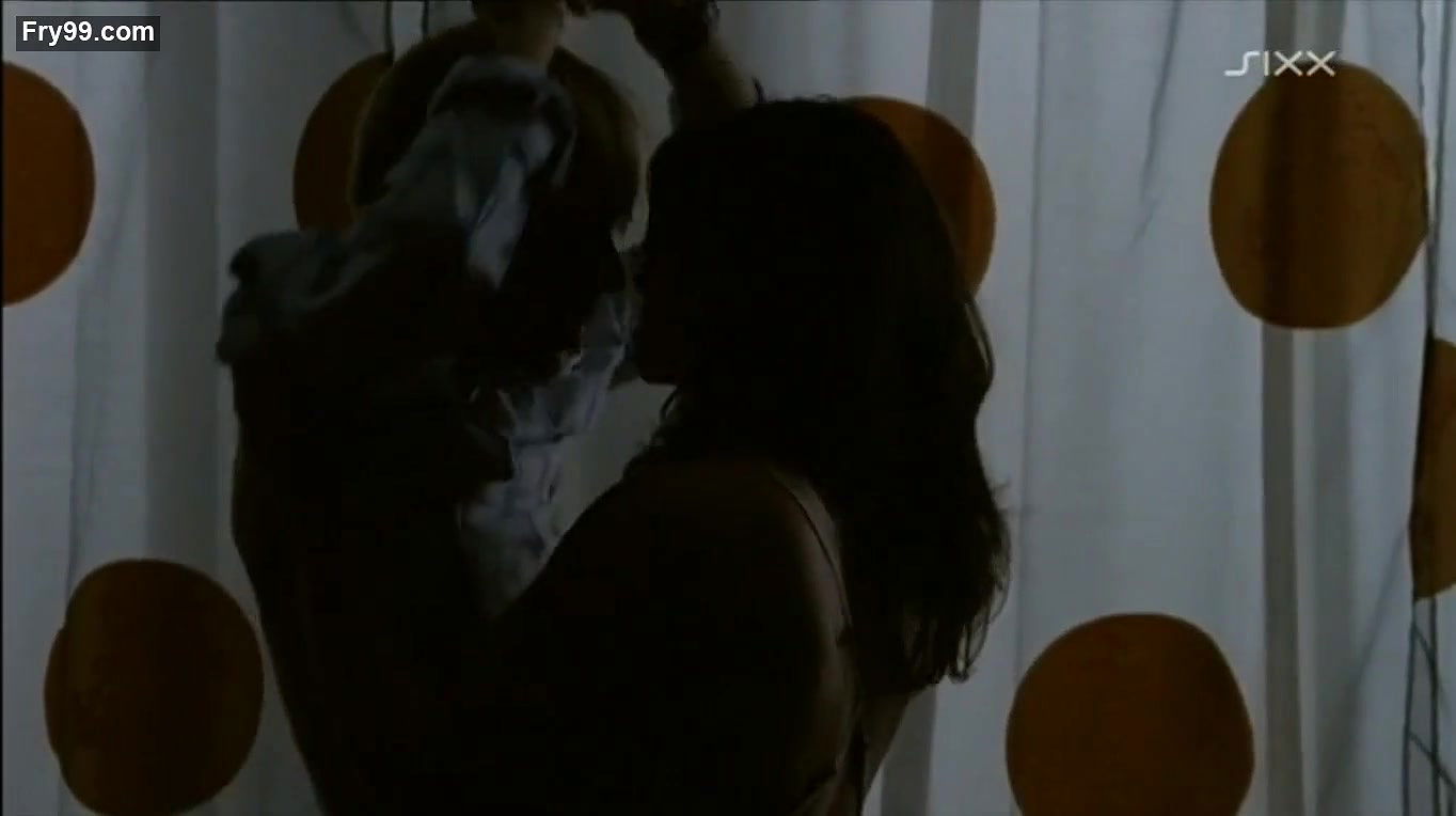 Diane Willems – Barefoot to the Neck