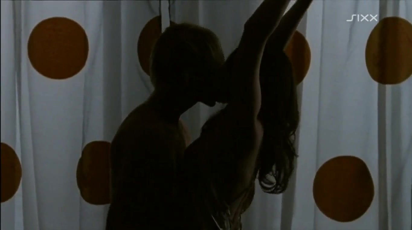 Diane Willems – Barefoot to the Neck