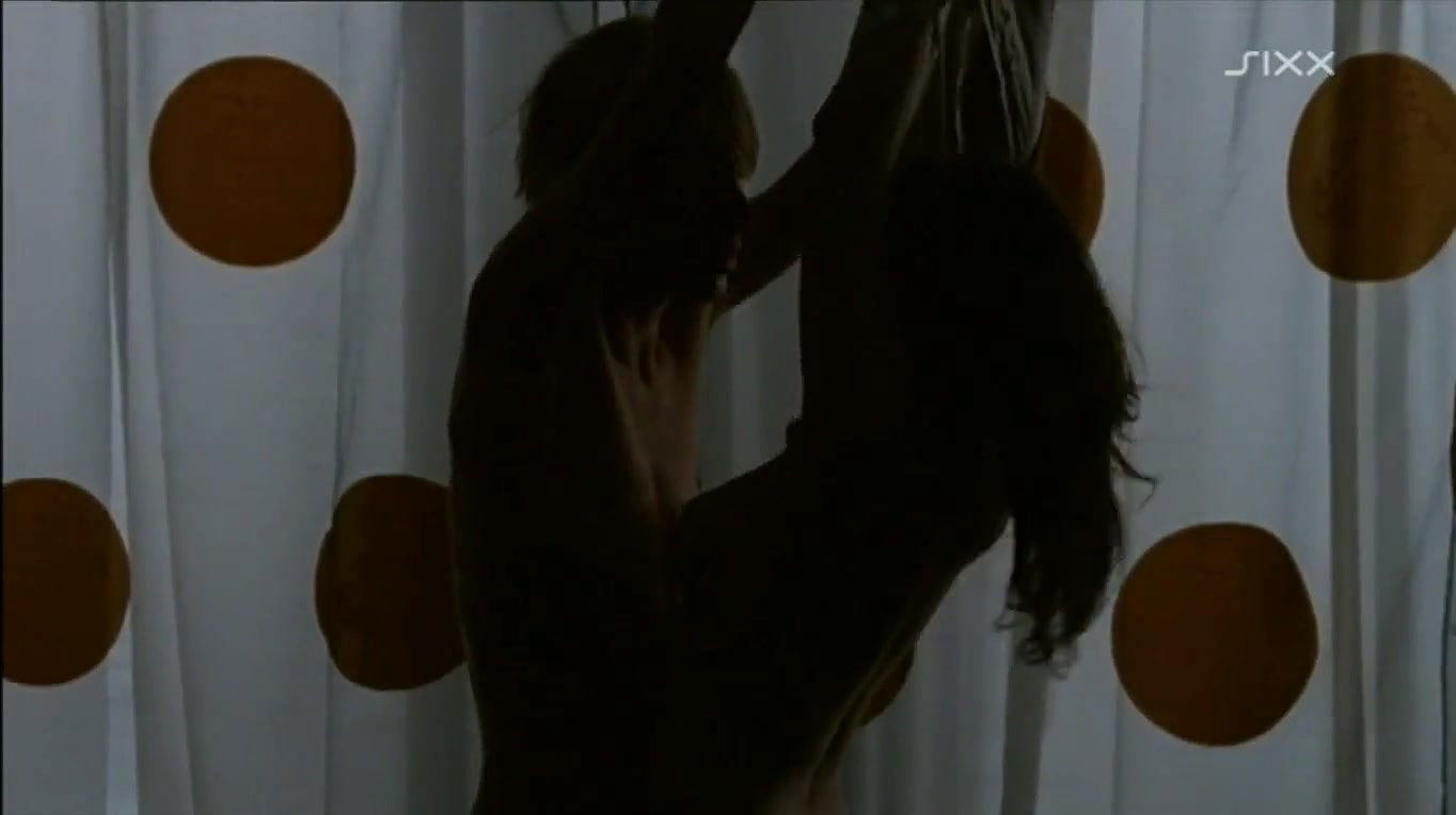 Diane Willems – Barefoot to the Neck