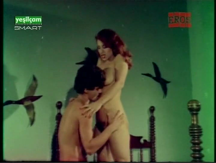 Dilber Ay – gece yasayan kadin