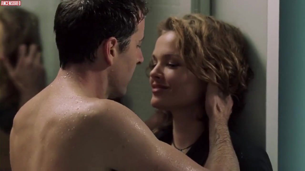 Dina Meyer – crime of passion