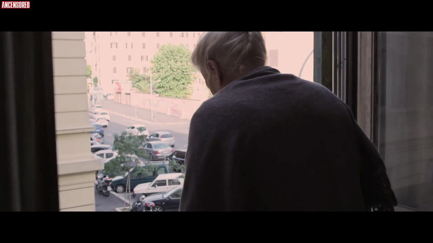 Donatella Finocchiaro – youtopia