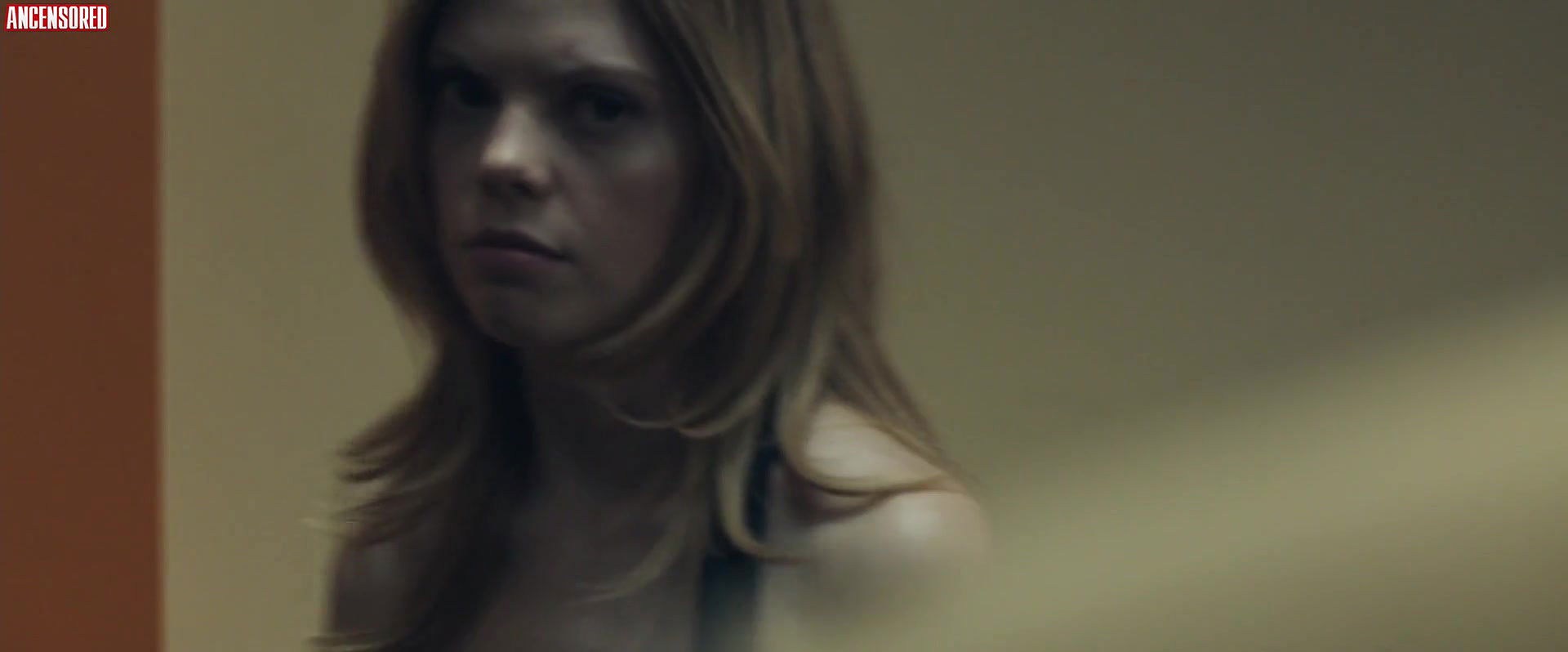 Dreama Walker – Compliance