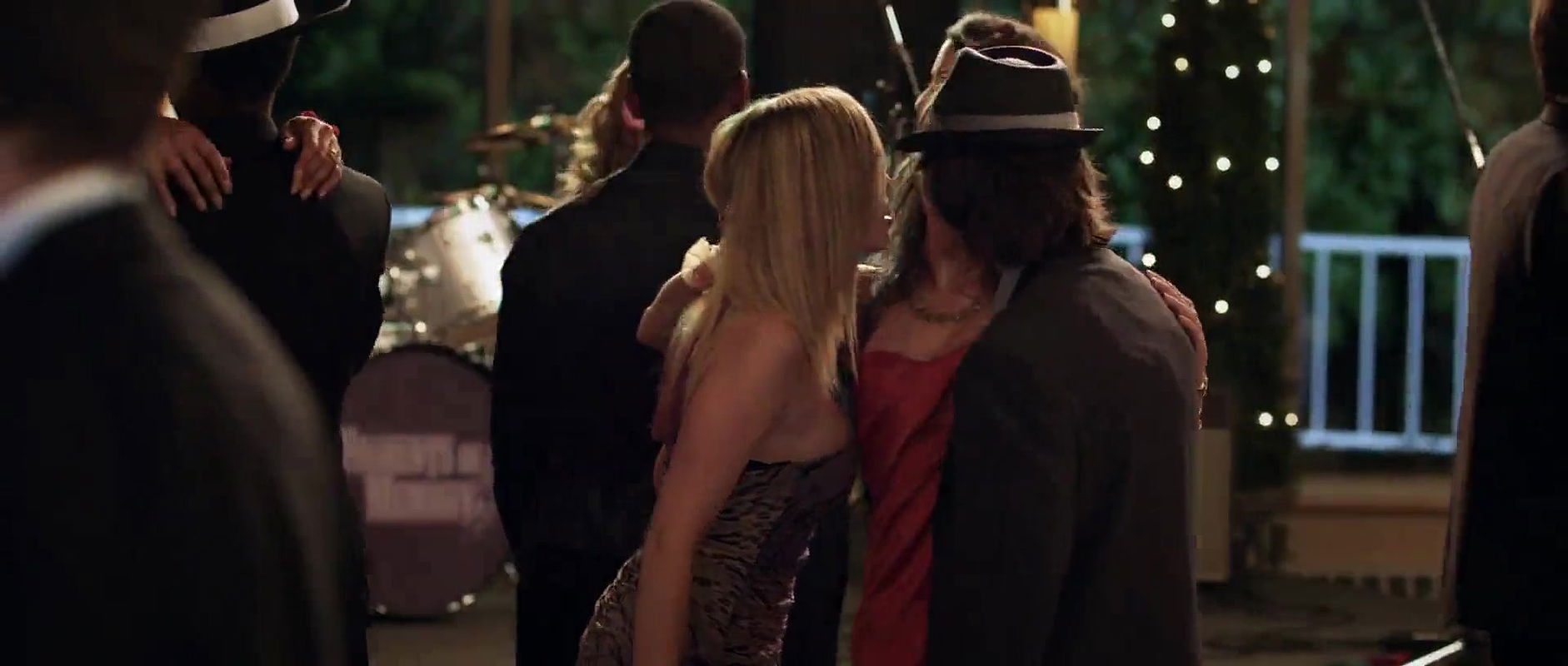 Dreama Walker – date and switch