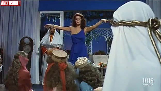 Edwige Fenech – dont play with tigers