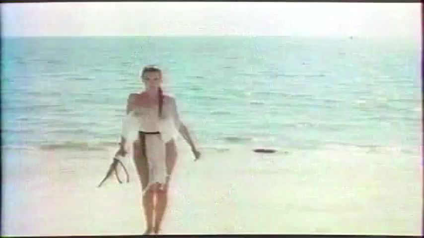 Edwige Fenech – Tais toi quand tu parles