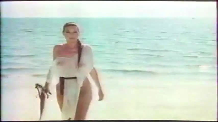 Edwige Fenech – Tais toi quand tu parles