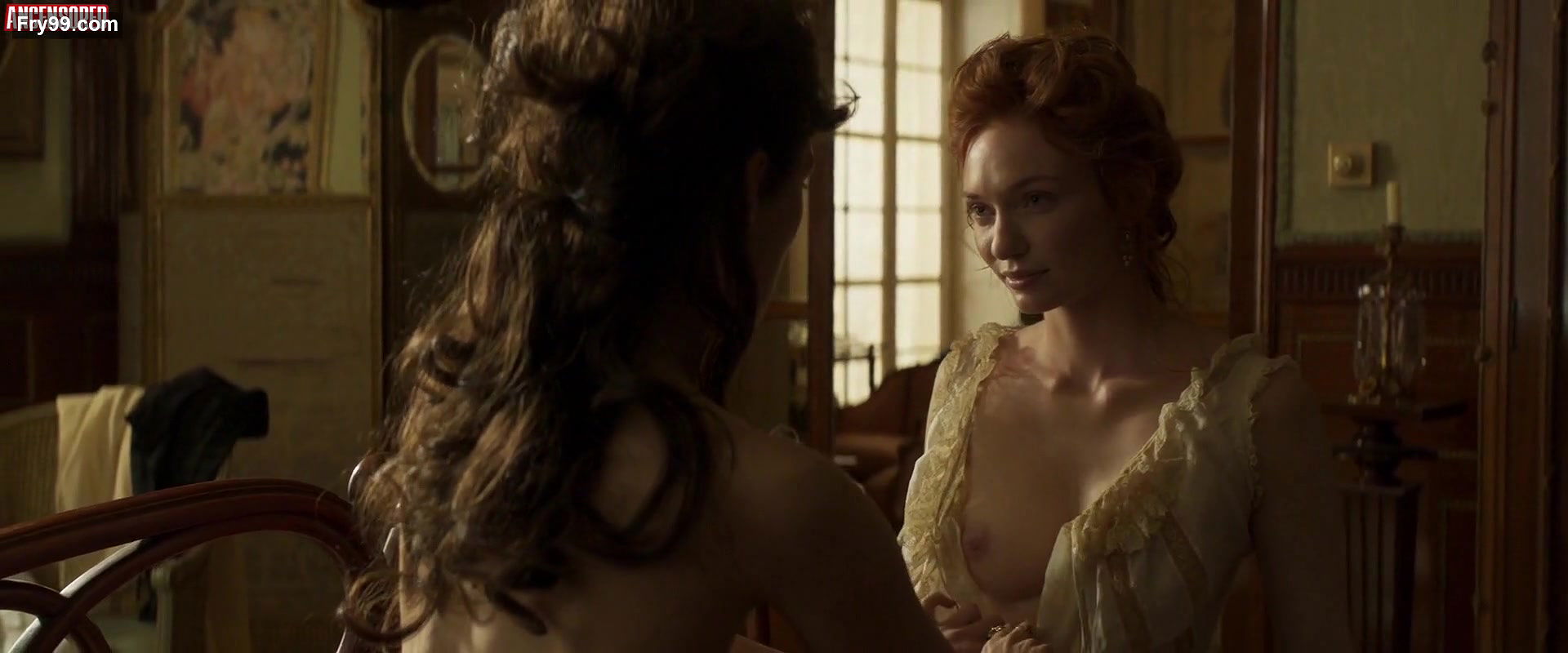 Eleanor Tomlinson – colette
