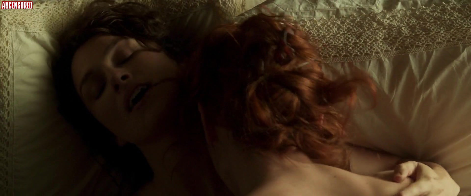 Eleanor Tomlinson – colette