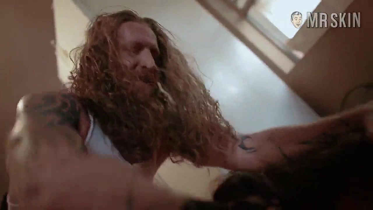 Electra Avellan – hidden in the woods