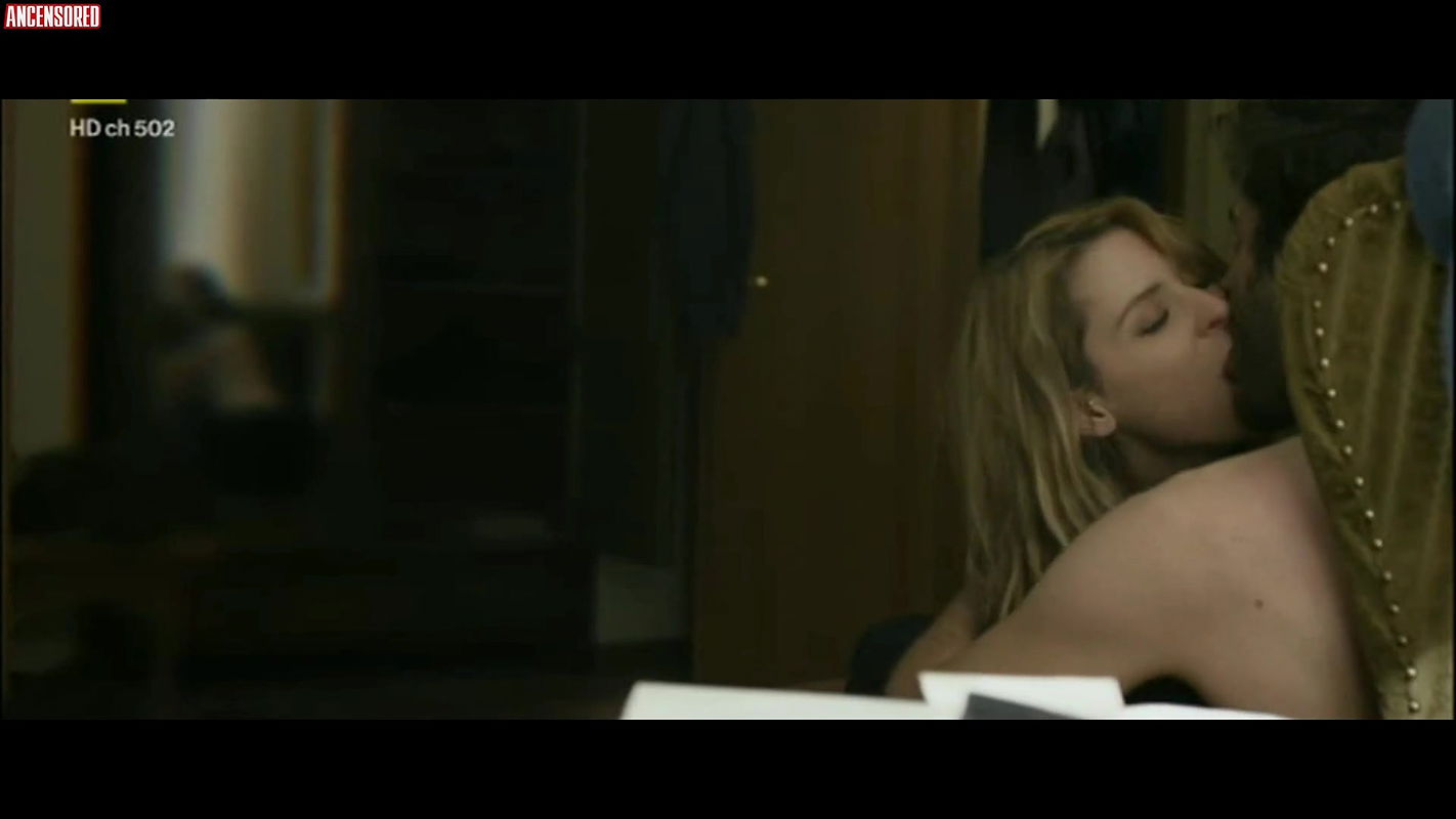 Elena Radonicich – la porta rossa